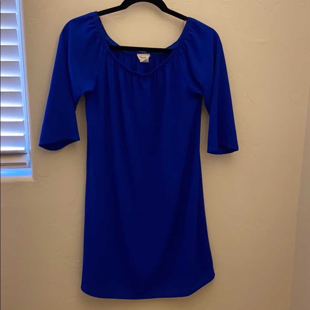 Blue dress, Off shoulder